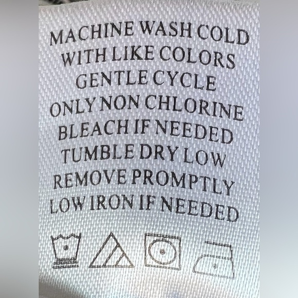 Black and White Sleeveless Geometrical Lightweight Women's Top Size XL - Picture 4 of 6